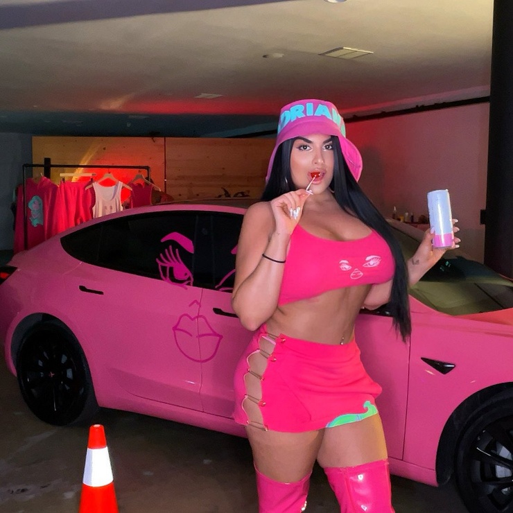 Adriana Sahar image