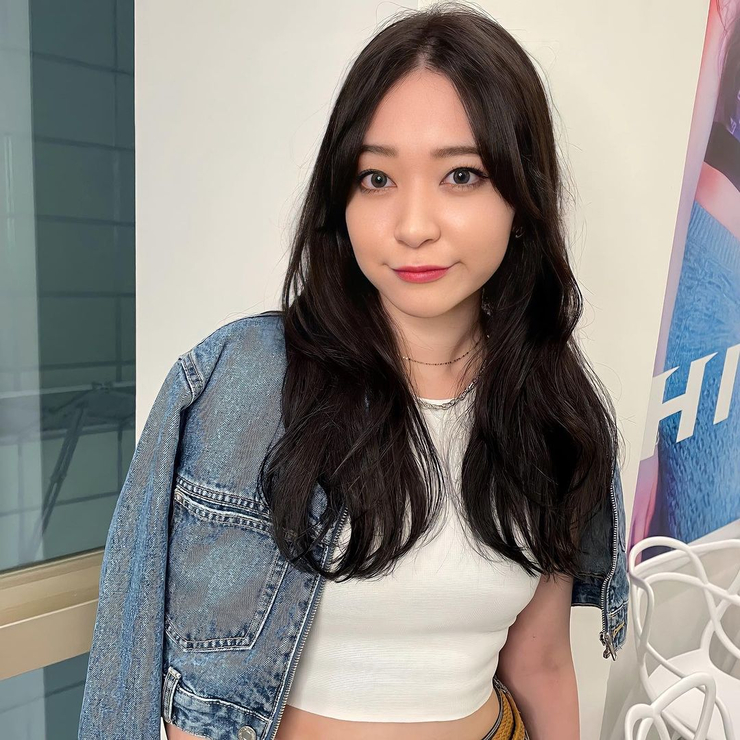 Picture of Lisa Yamada (model)