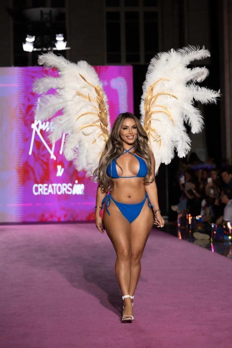 Picture of Ara Queen Bae