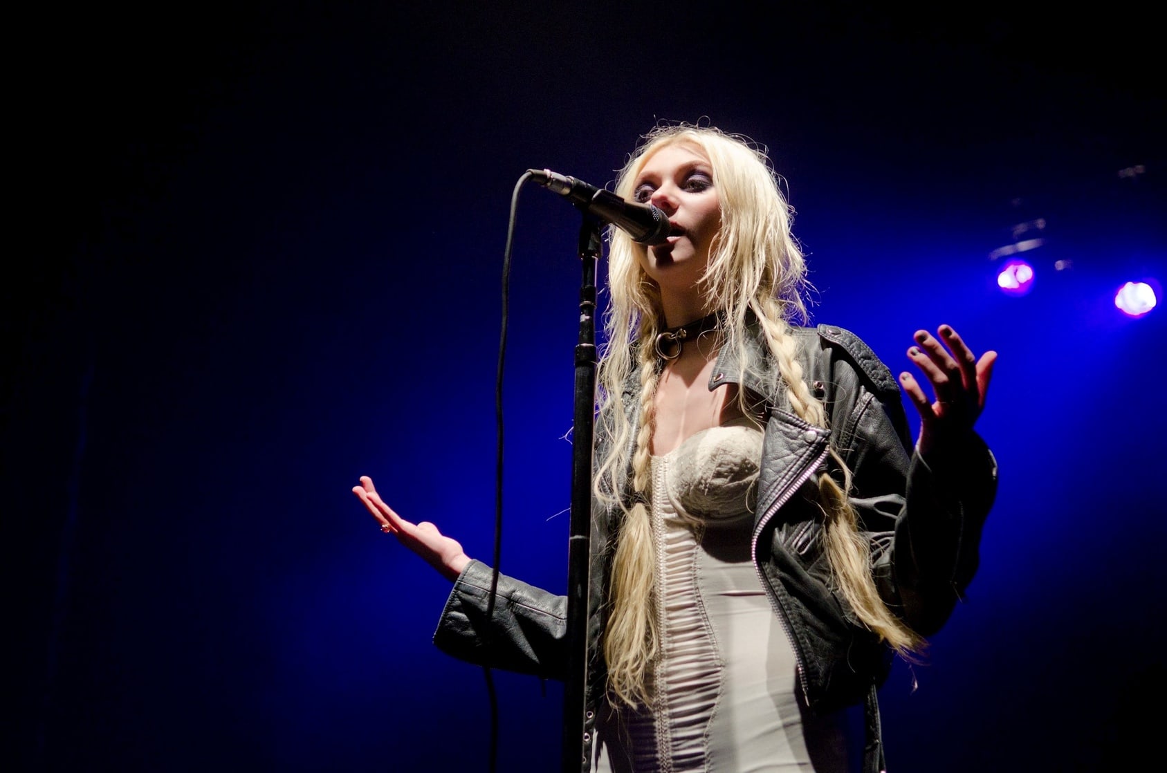 Picture of Taylor Momsen