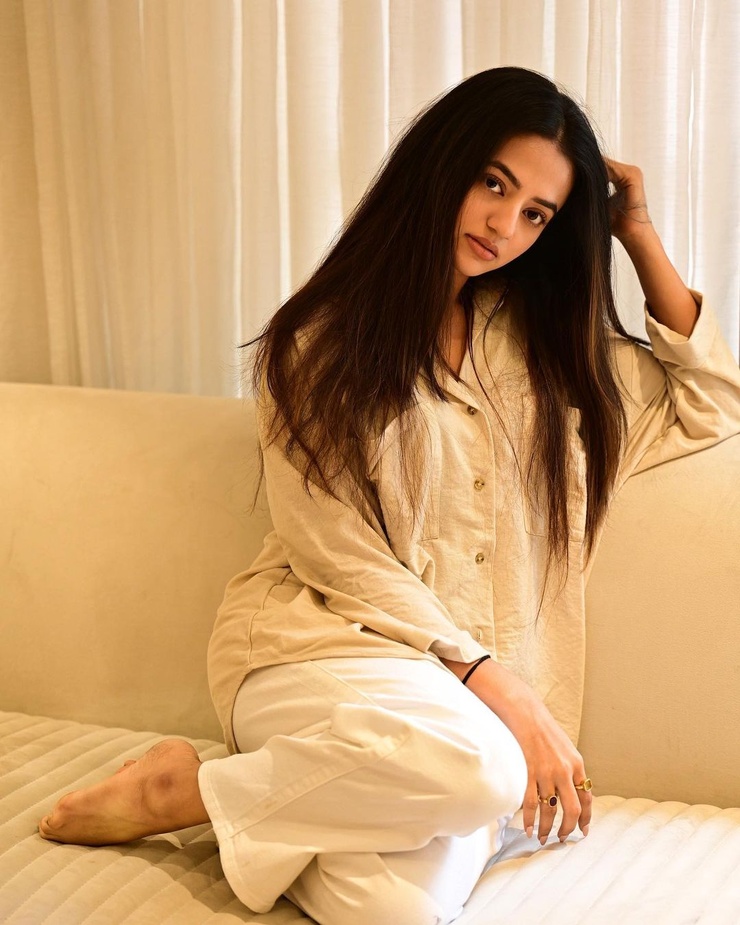 Picture of Helly Shah