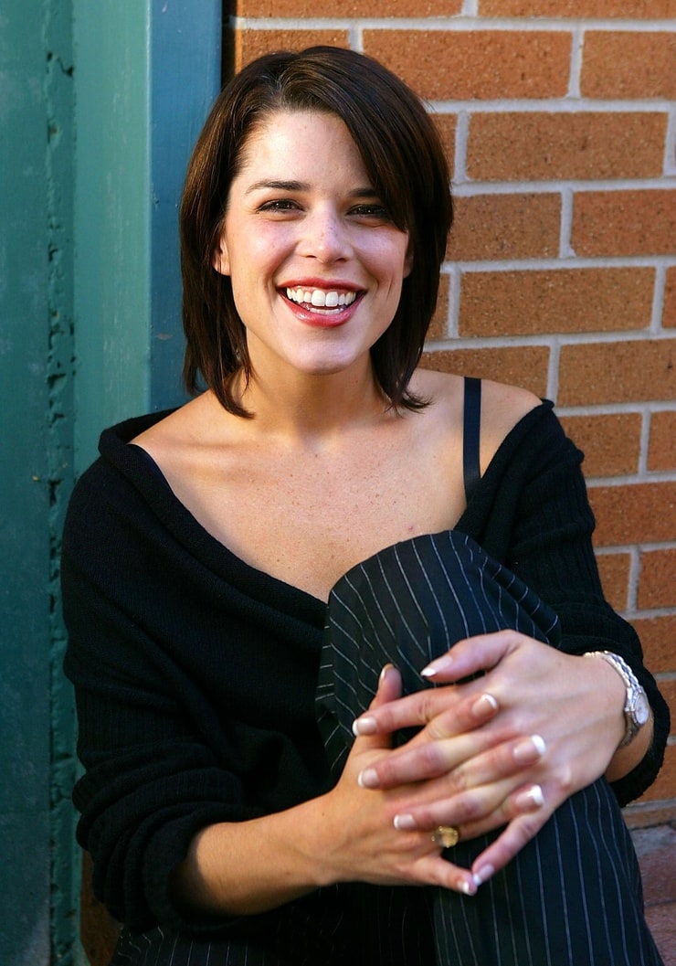Picture of Neve Campbell.
