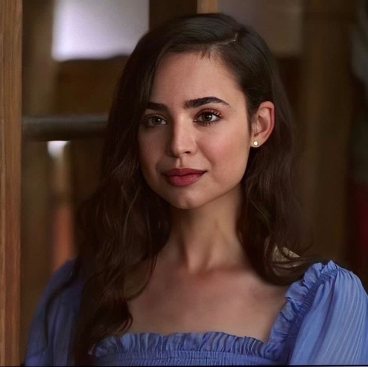 Sofia Carson