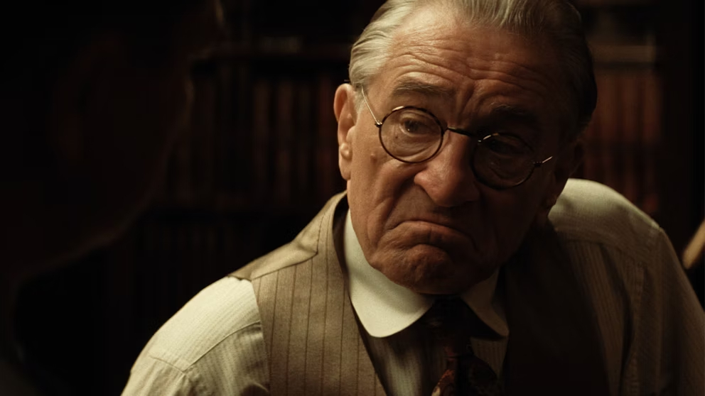 William Hale (Robert De Niro)