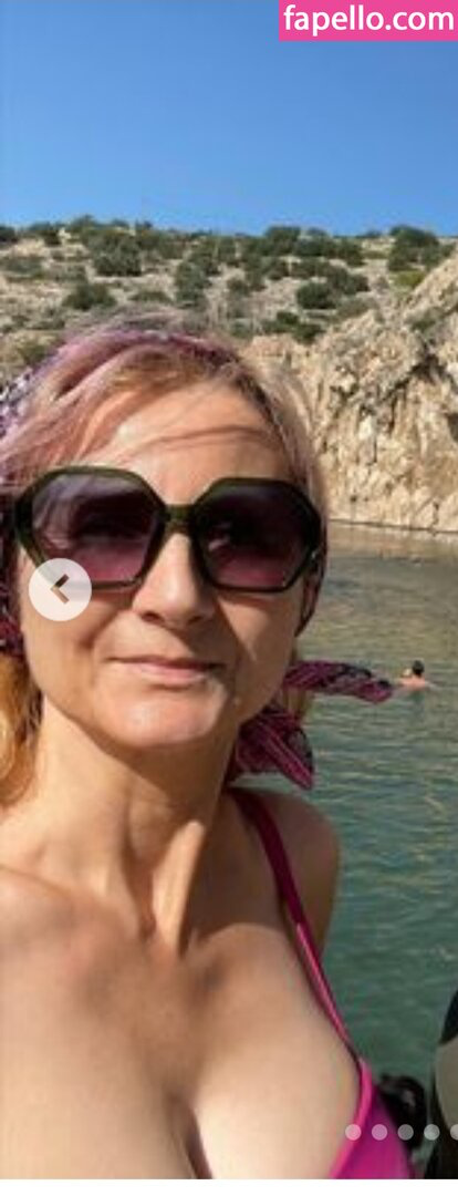 Picture of Corrinne Wicks