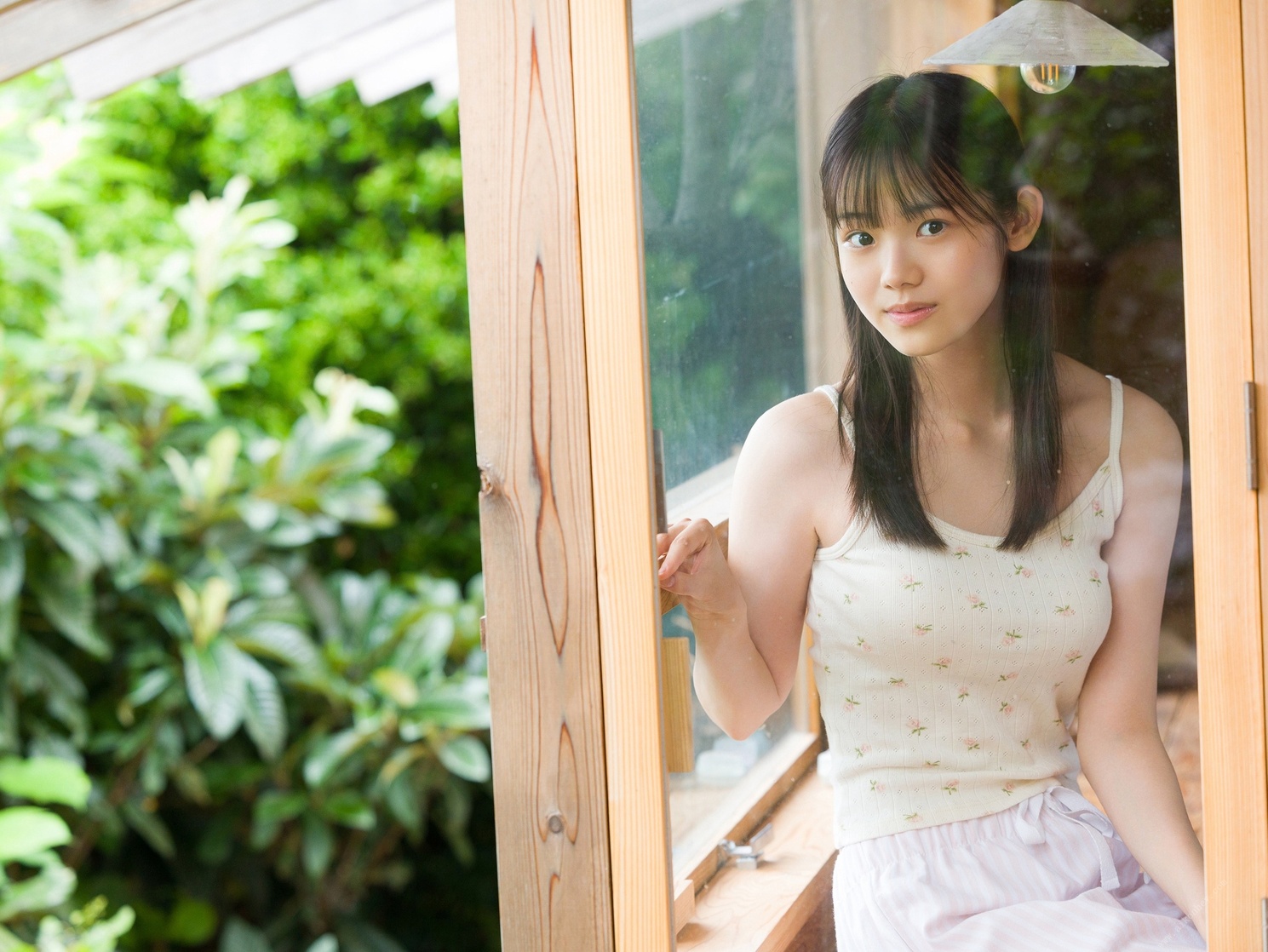 Kohaku Shida After School in Umimachi Spisan Gravure Photo Book