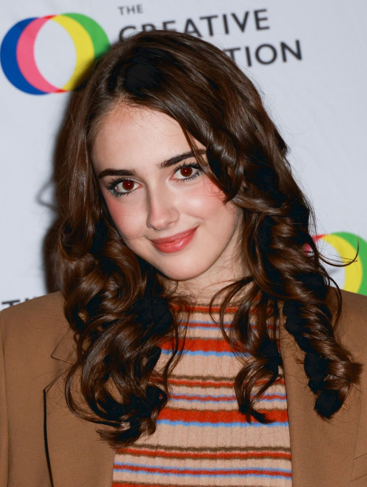 Julia Butters picture