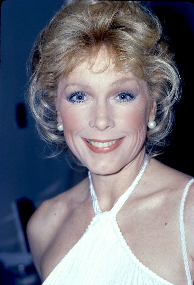 Stella Stevens