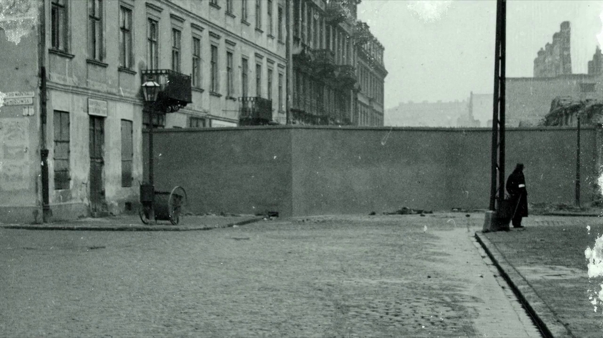 Warsaw: A City Divided