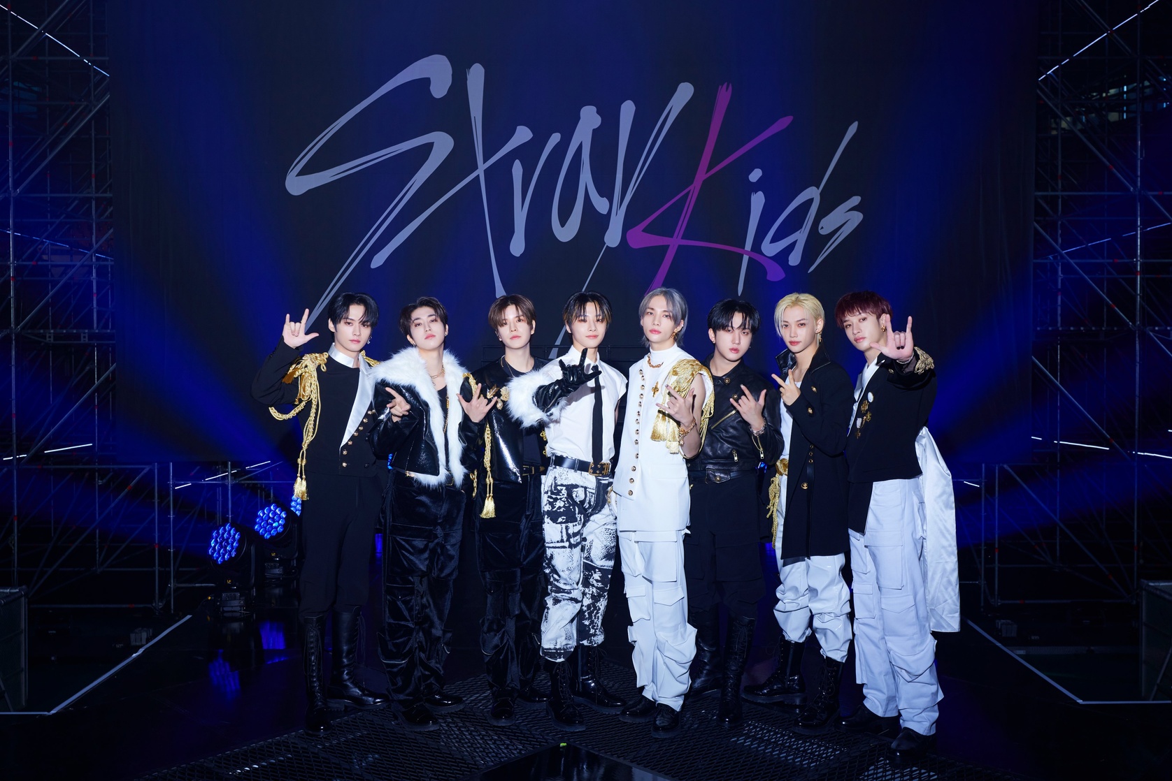 Stray Kids