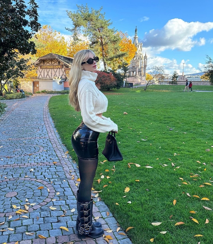 Amanda Lee I Image