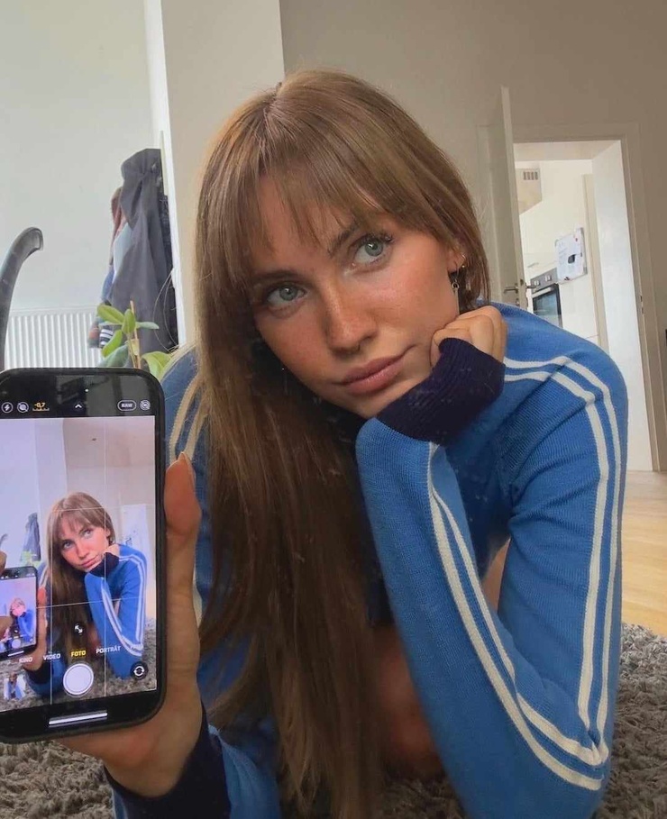 Mila Klein picture