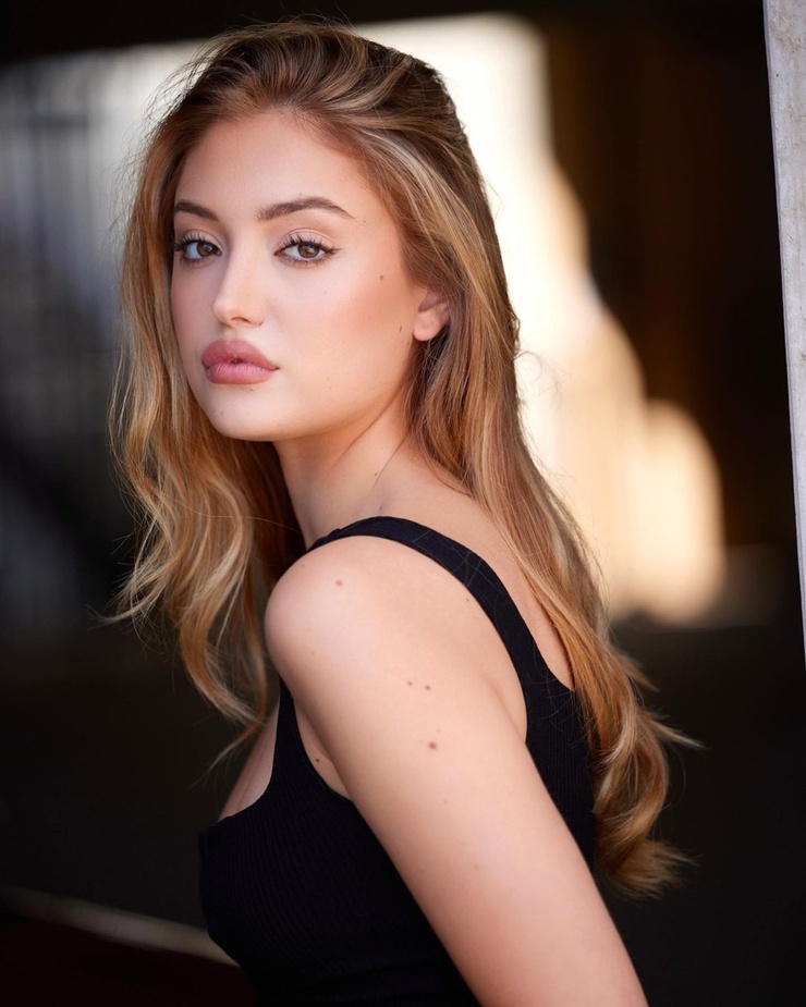 Picture of Bella Podaras