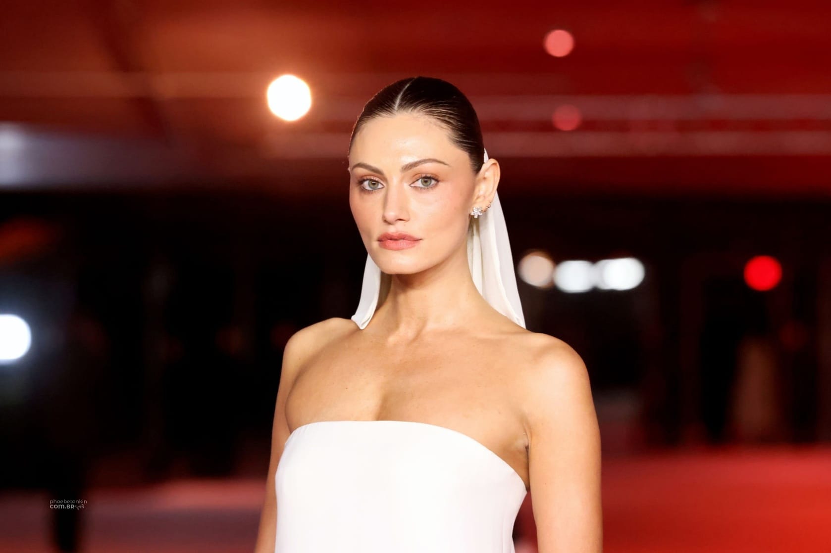 Phoebe Tonkin