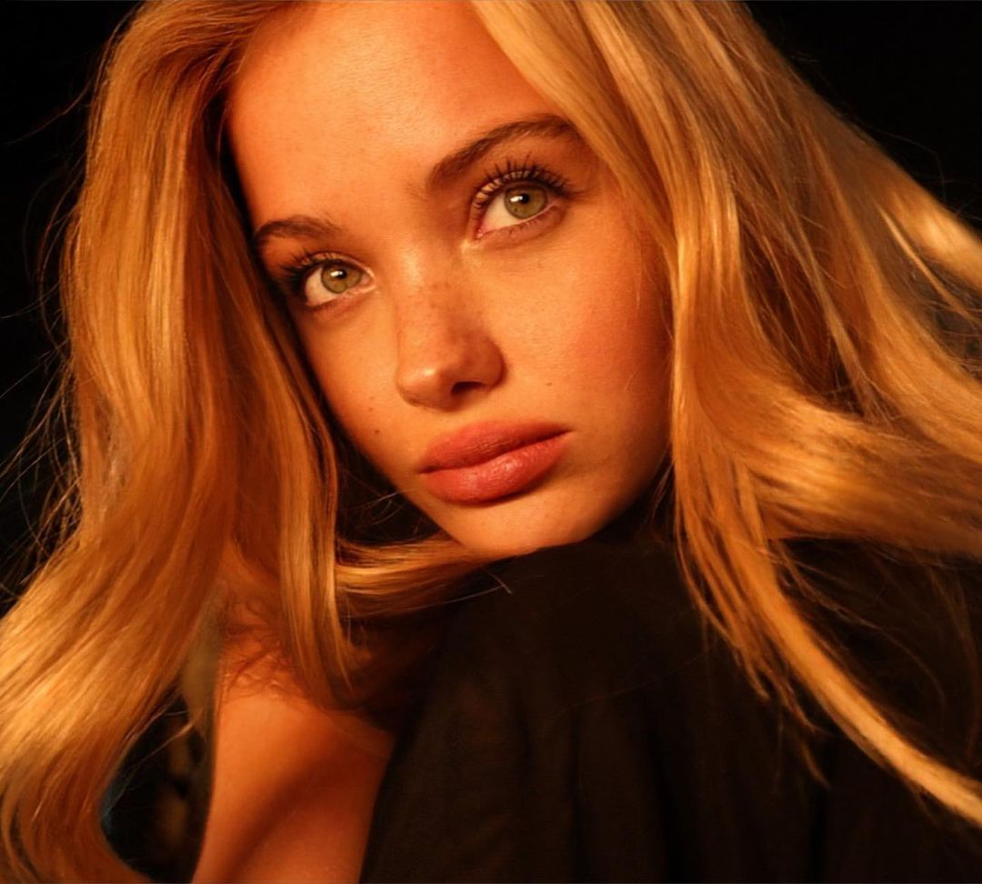 Isabella Betwee