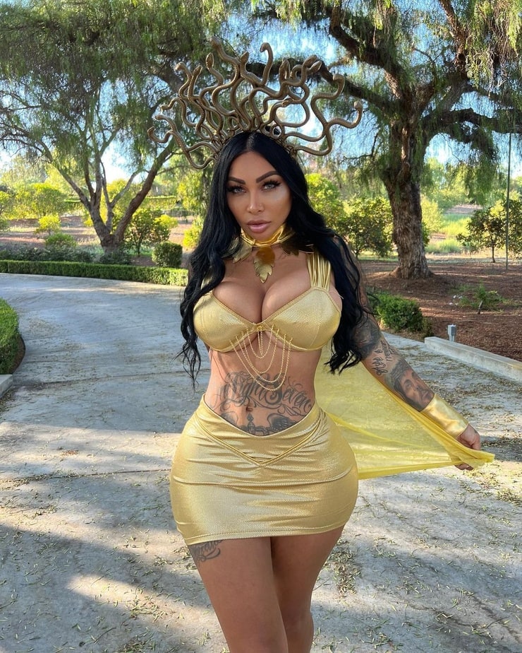 Brittanya Razavi Picture