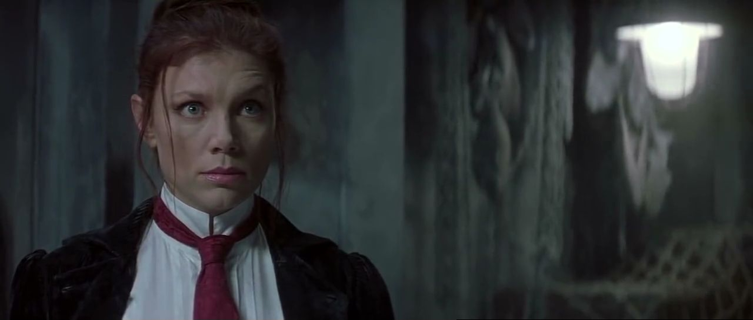 Mina Harker (Peta Wilson)