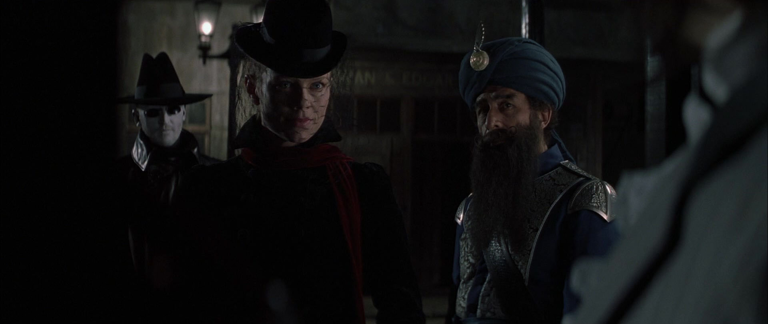 Mina Harker (Peta Wilson)