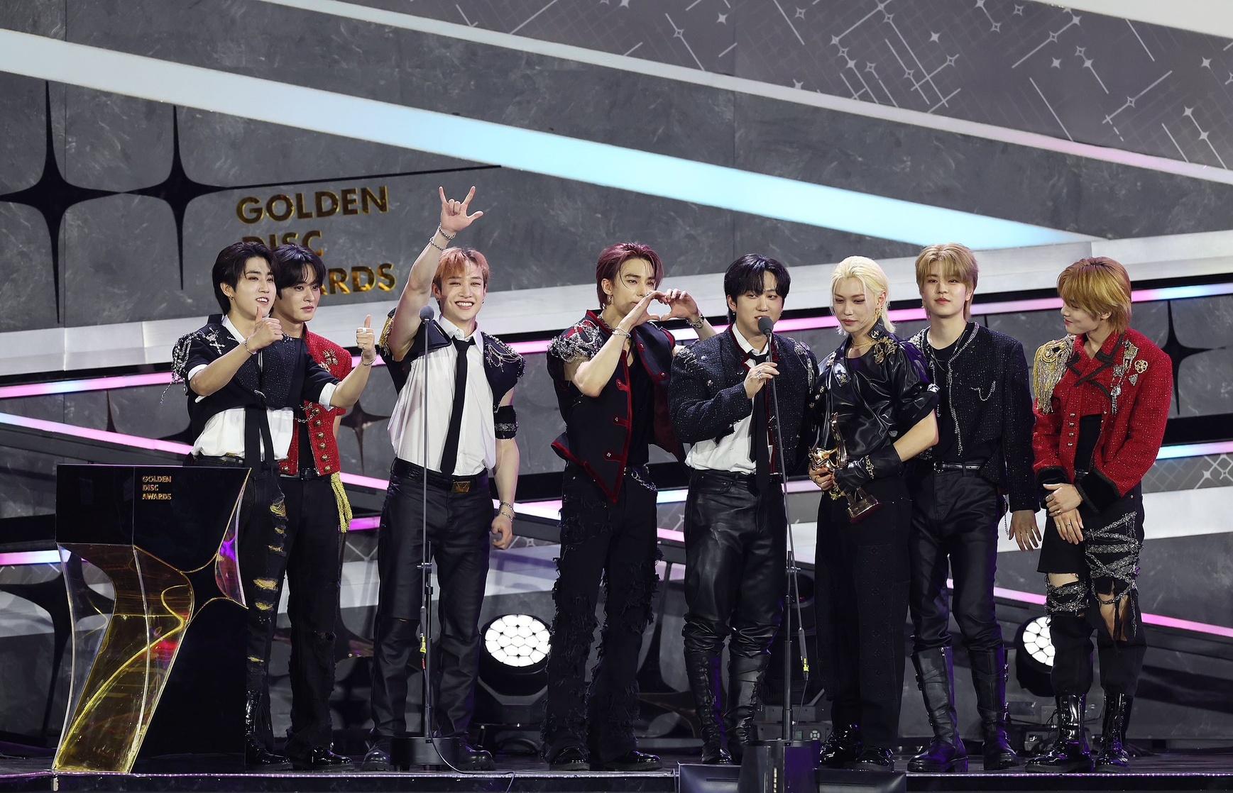 Stray Kids