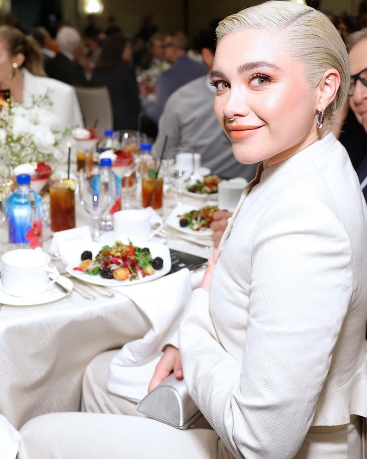 Florence Pugh image