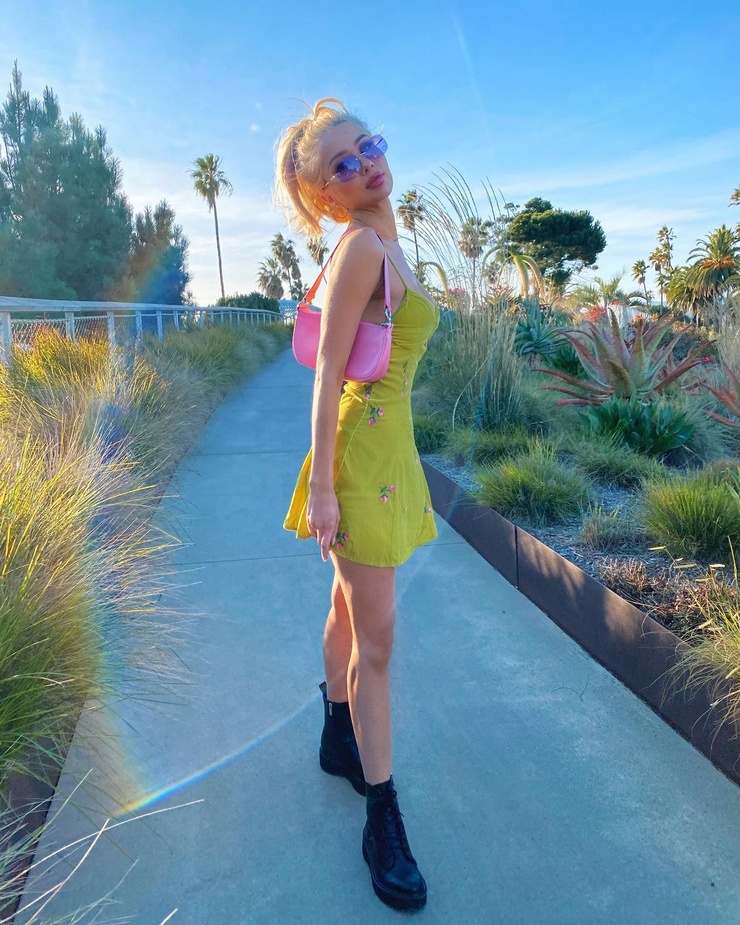 Vlada Glukhova image