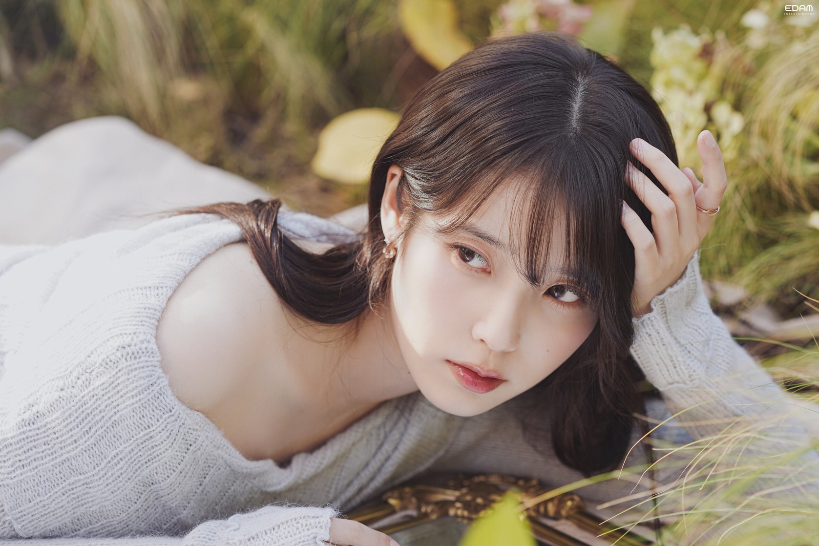 IU