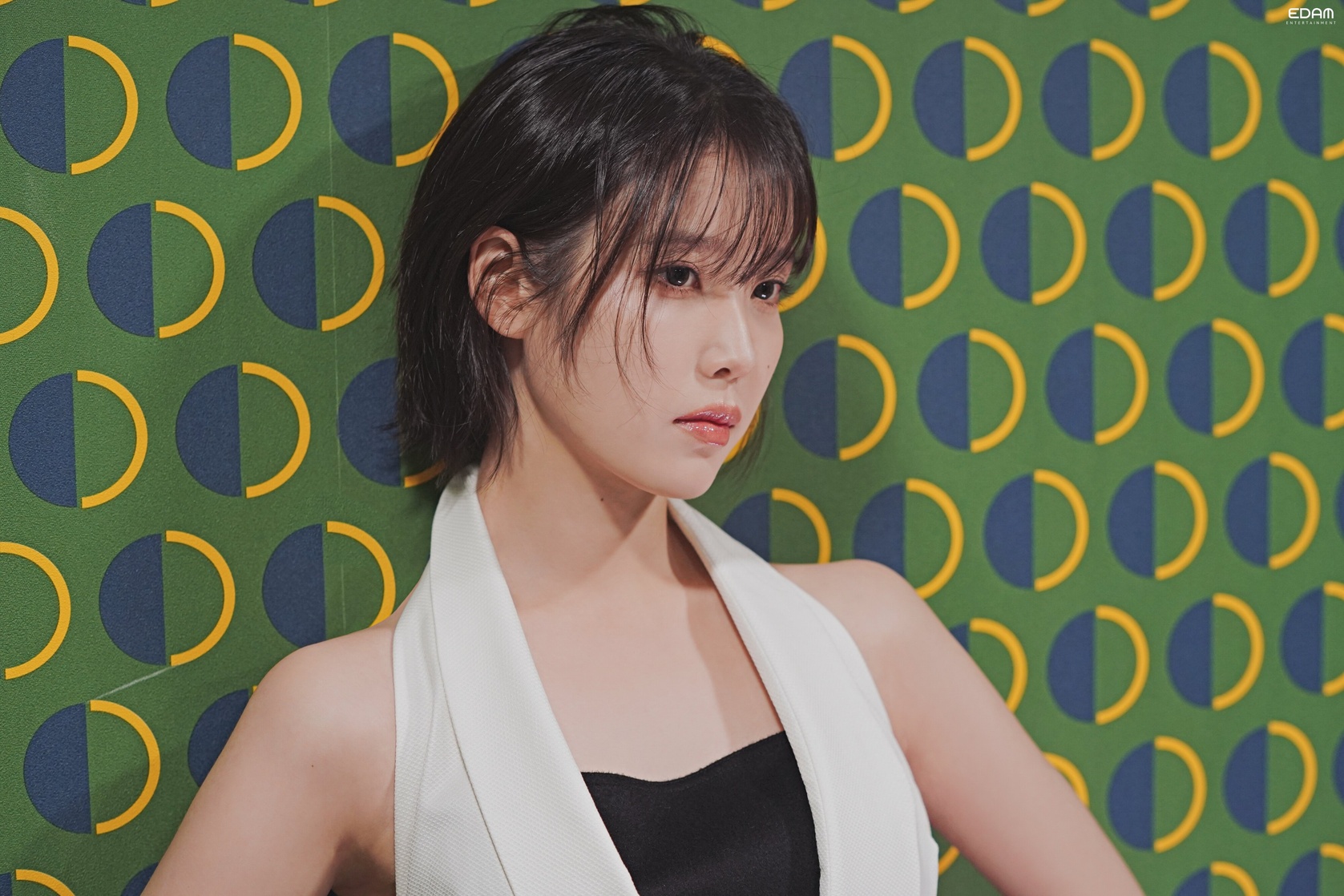 IU