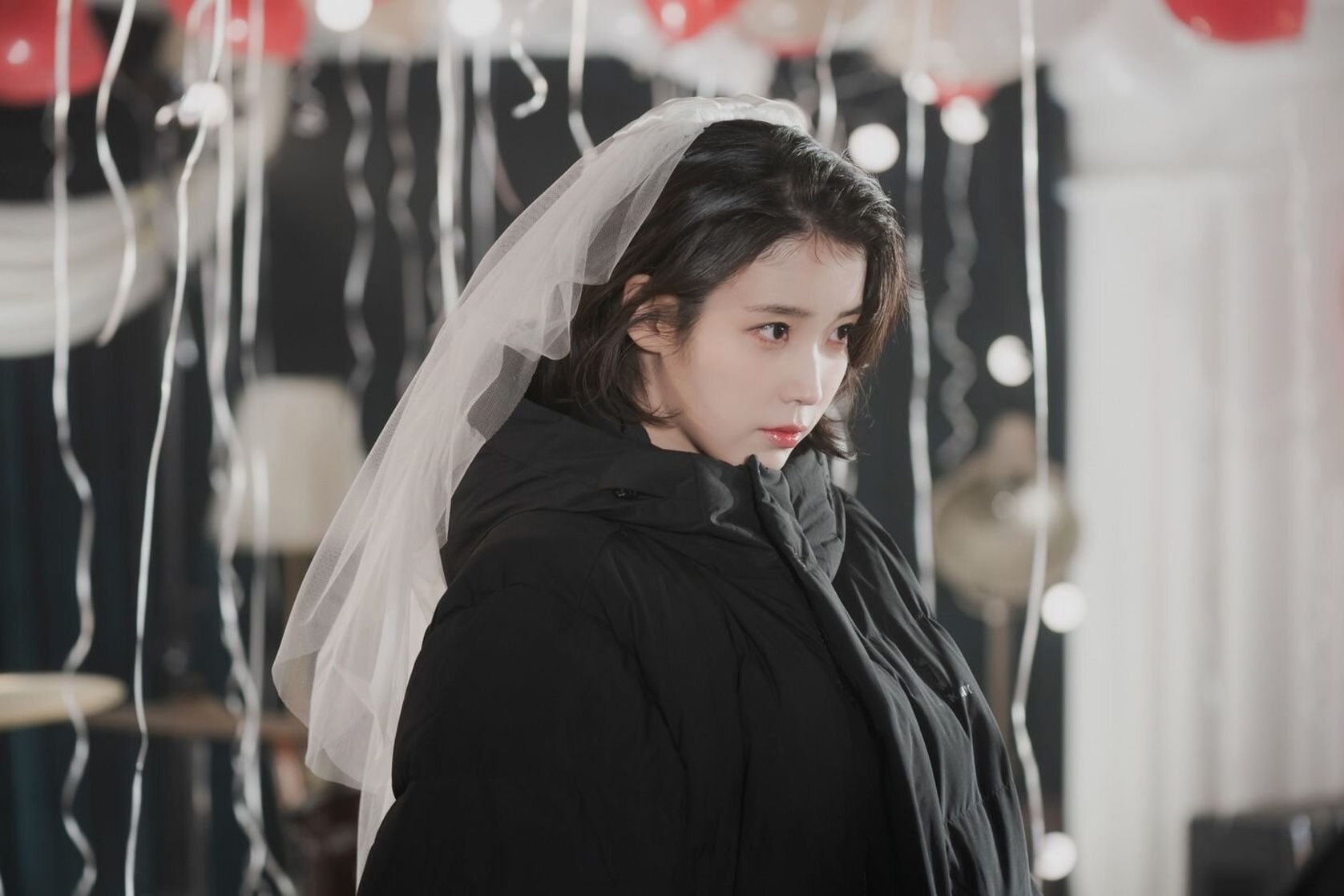 IU