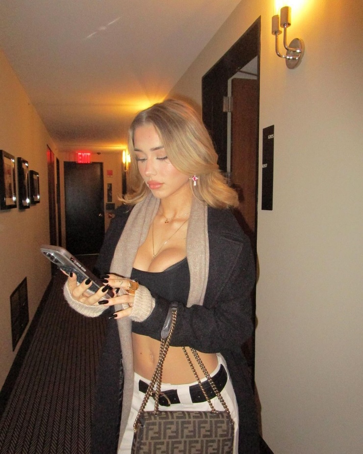 Picture of Bella saintcair