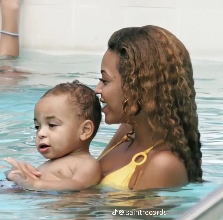 Julez Smith Jr. Julez Smith Jr.