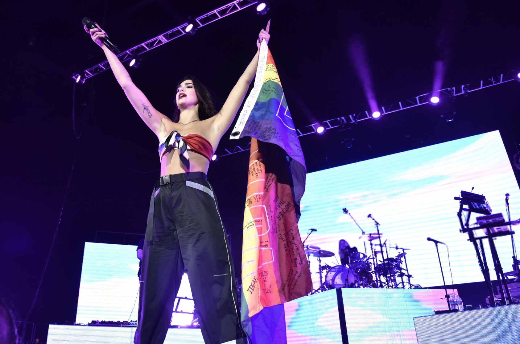 Picture Of Dua Lipa 7888