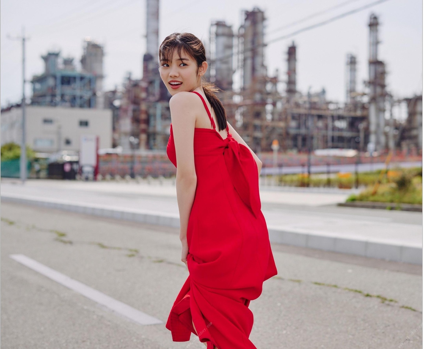 Kohaku Shida photo book “Between a girl and an adult” Weekly PHOTO BOOK