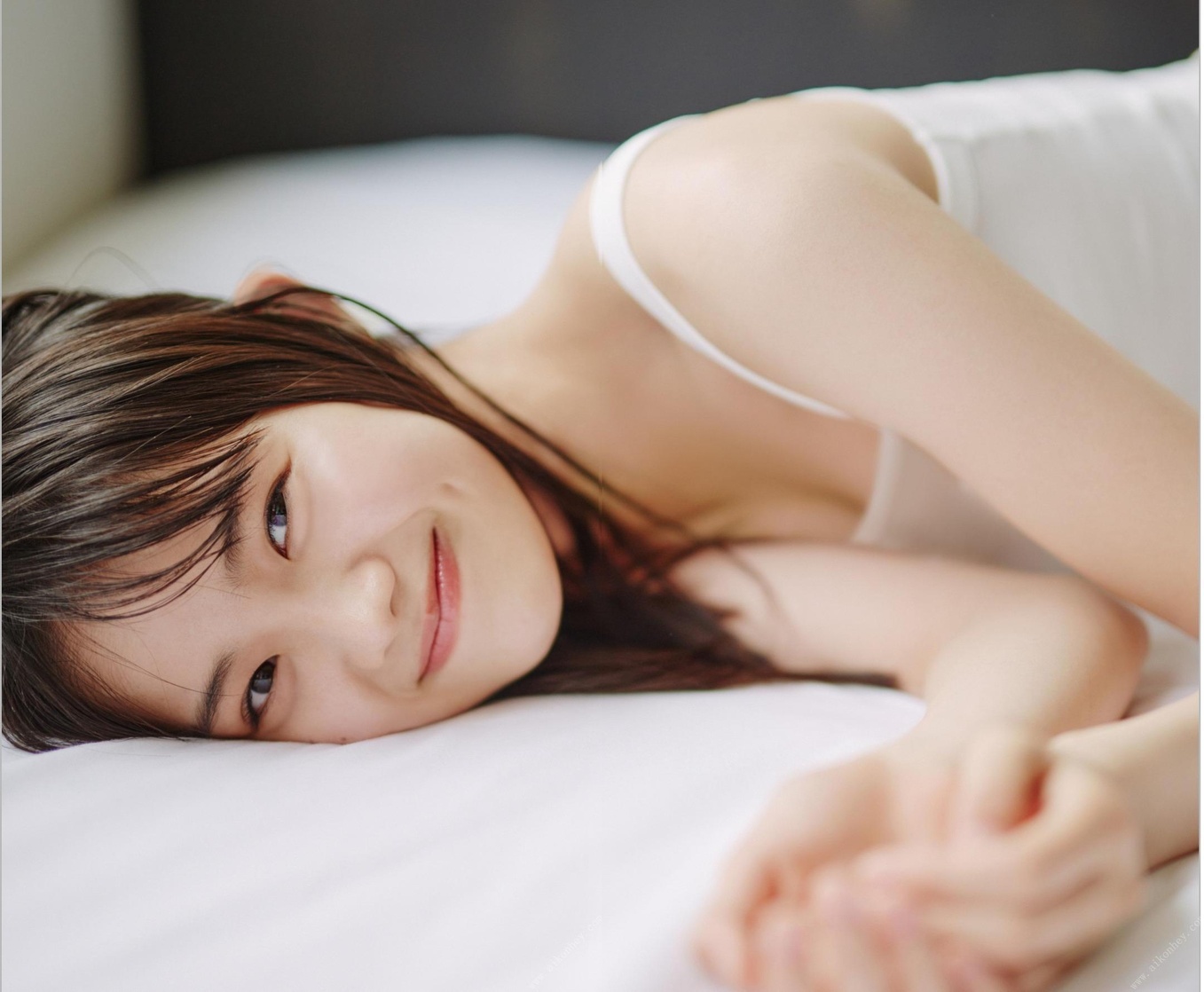 Kohaku Shida photo book “Between a girl and an adult” Weekly PHOTO BOOK