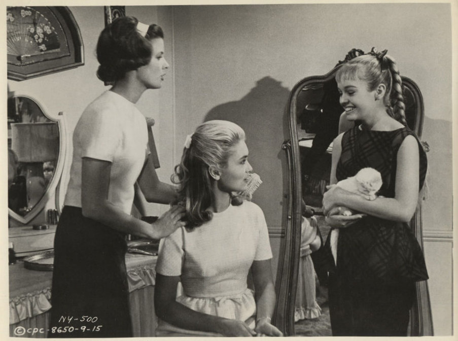 13 Frightened Girls