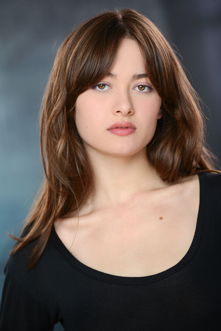 Picture of Chloe Avakian