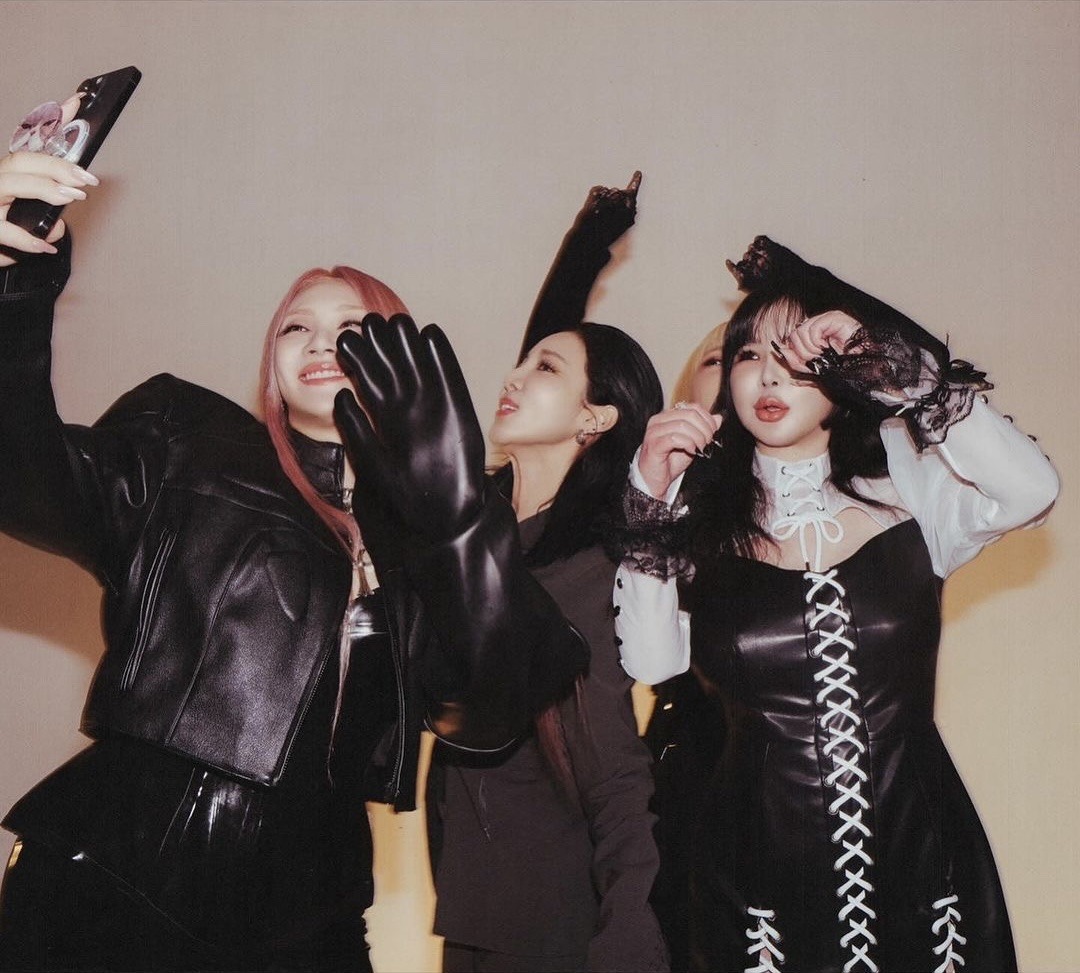 2ne1