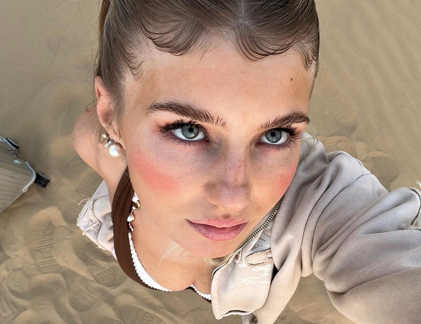 Elena Zoe