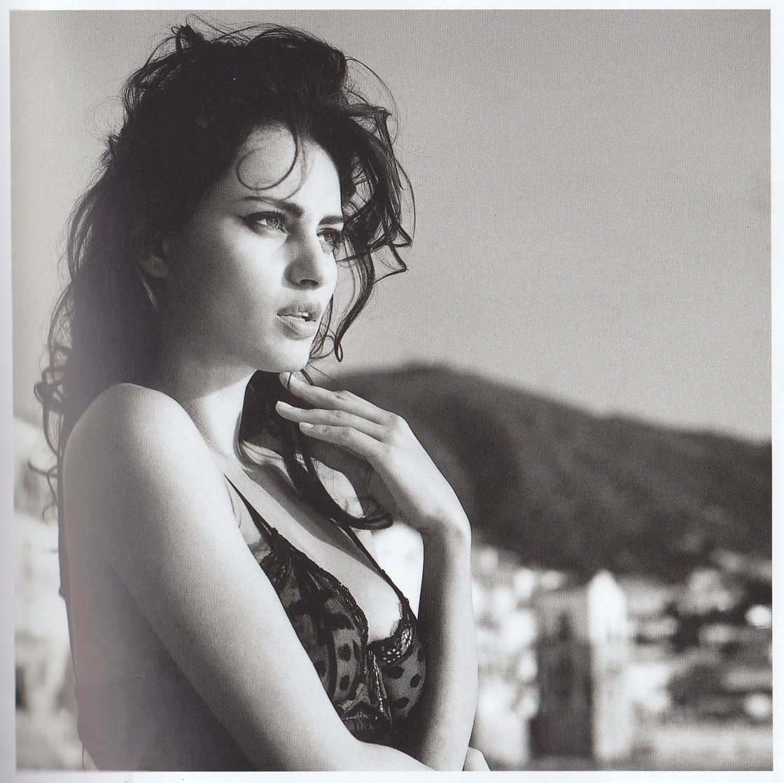 Catrinel Menghia Catrinel Menghia