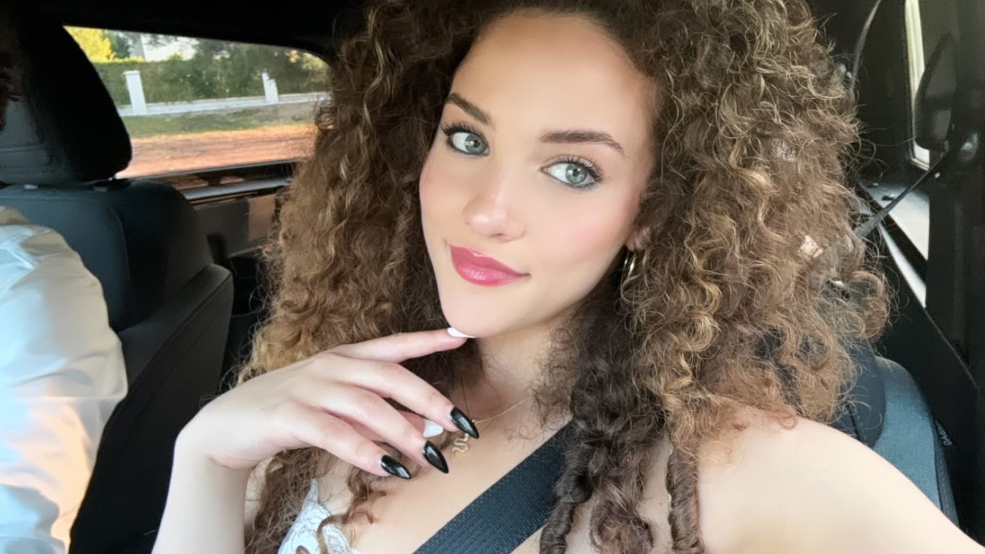 Sofie Dossi