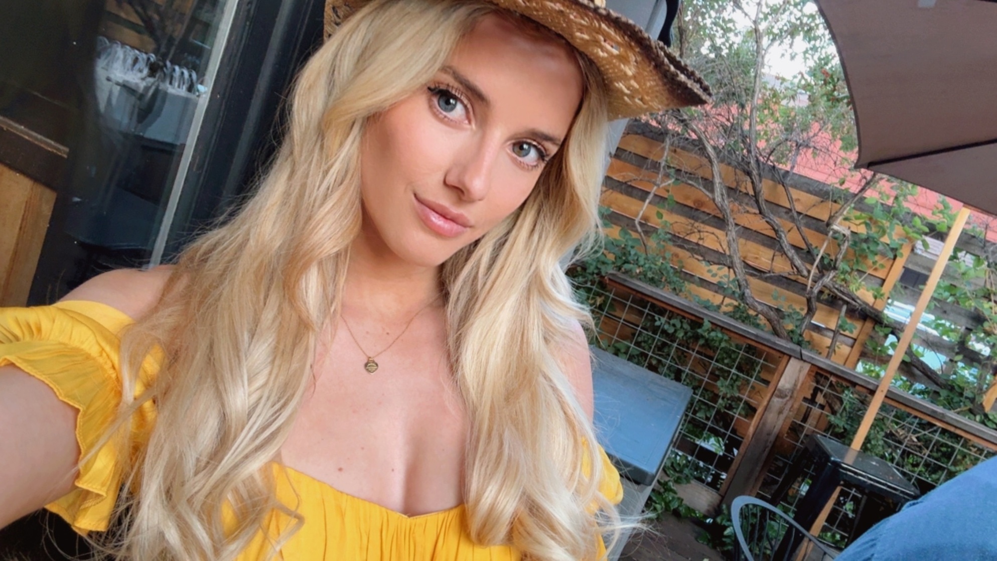 Lindsay Brewer Lindsay Brewer