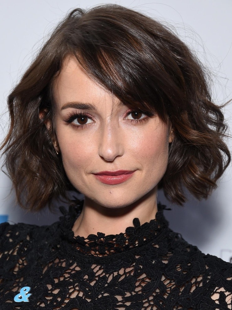 Milana Vayntrub Picture