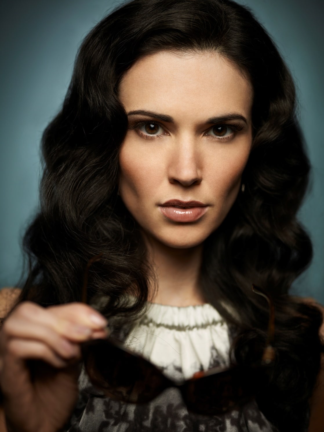 Next photo of Laura Mennell