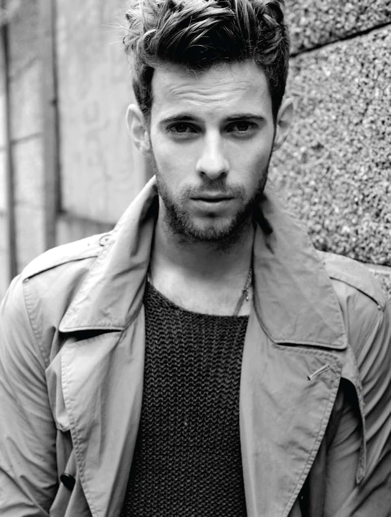 Luke Treadaway twin