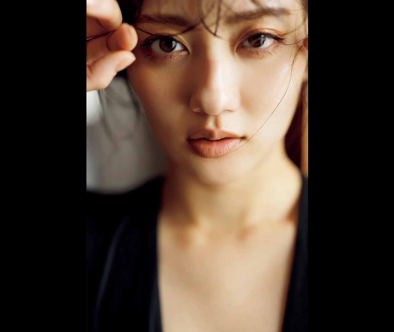 [FRIDAY Digital Photobook] Kazusa Okuyama - Secret meeting suite room (2021-03-12)