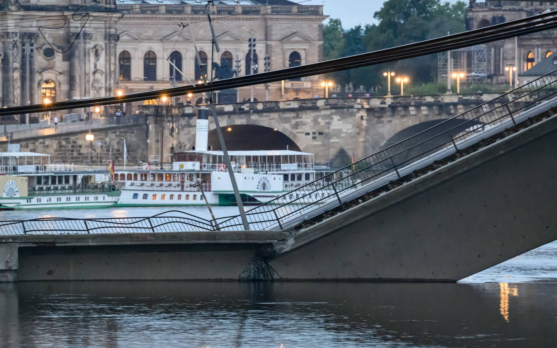 Carolabrücke (Dresden) Carolabrücke (Dresden)