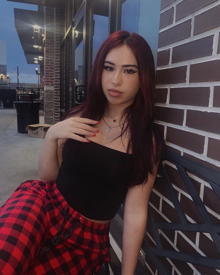 Emaleah christou pictures and photos
