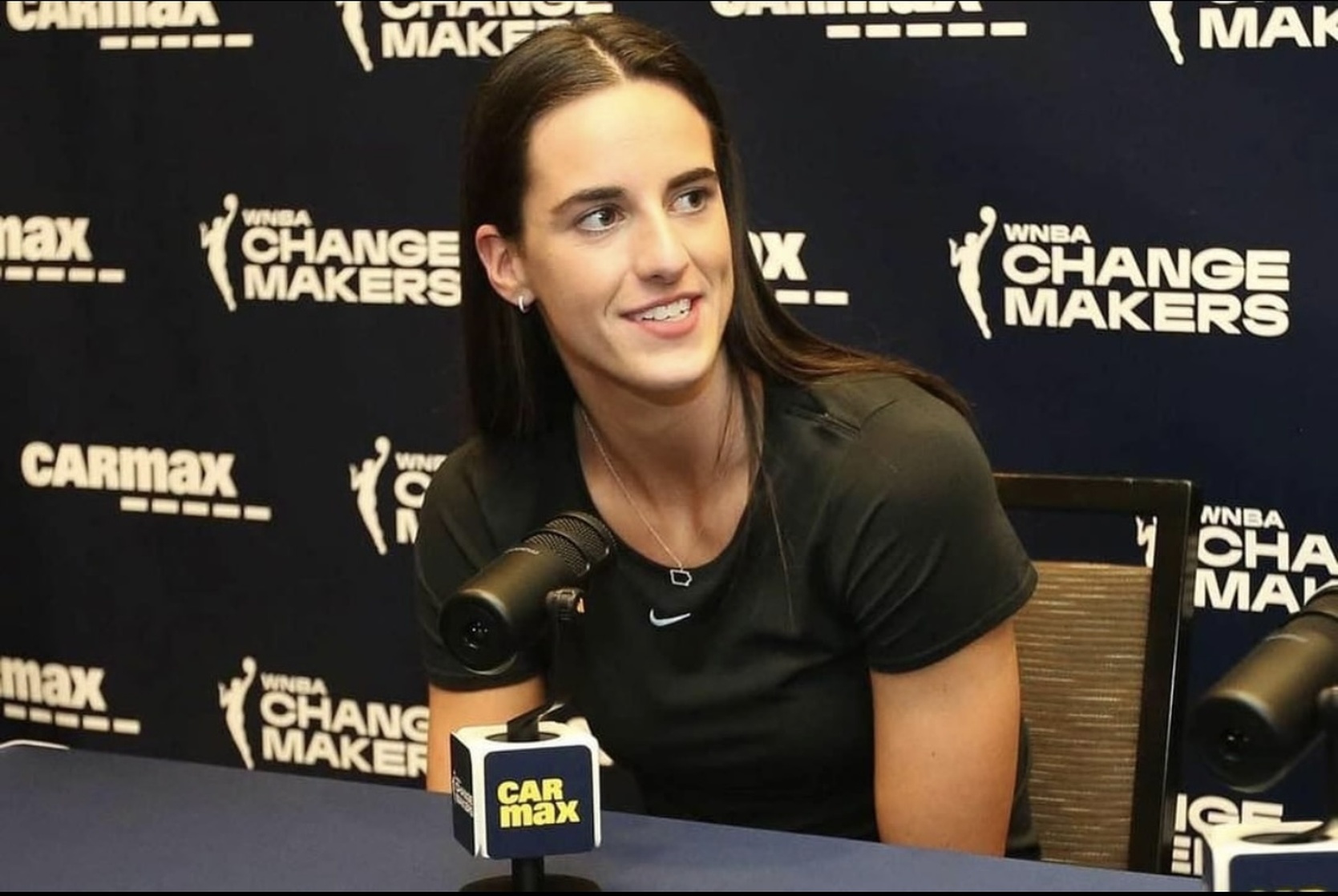 Caitlin Clark (ii)