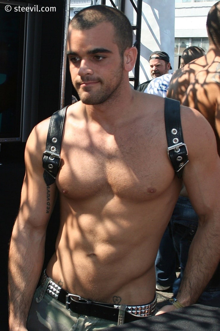 picture-of-damien-crosse