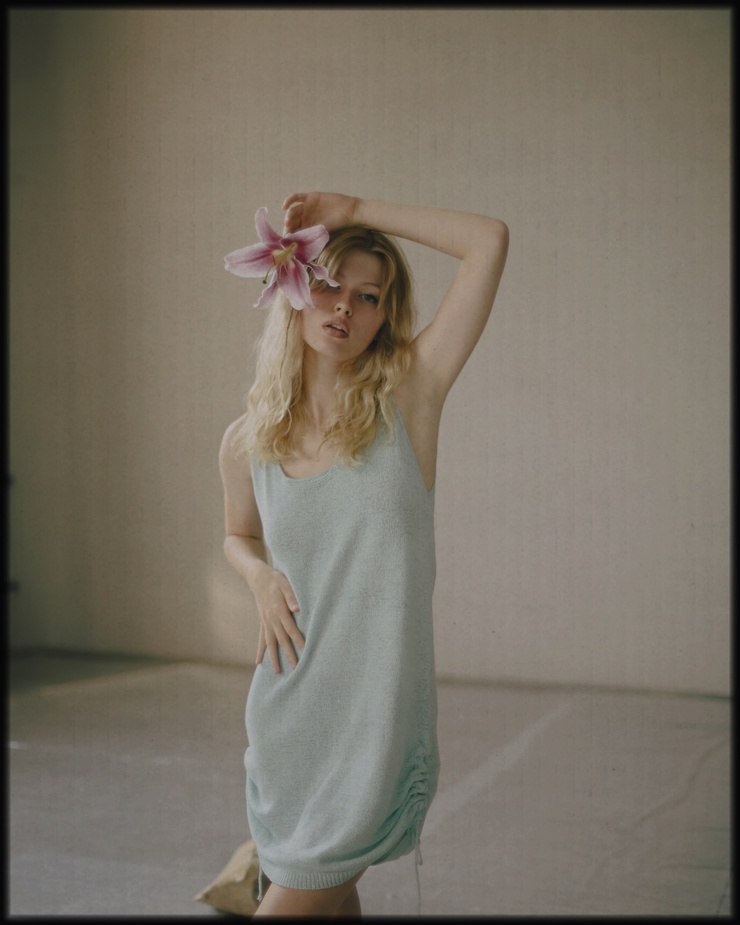 Picture of Luna (model)