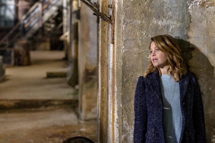 Last Scene Alive: An Aurora Teagarden Mystery